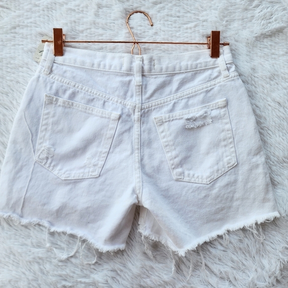 Free People We The Free Optic White Distressed Denim Shorts - Picture 4 of 5